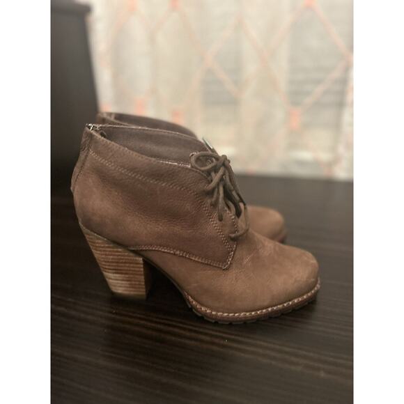 Eastland Brown Leather Booties Boots Heel Womens Shoes Size 6.5 M Victoria - Picture 2 of 4